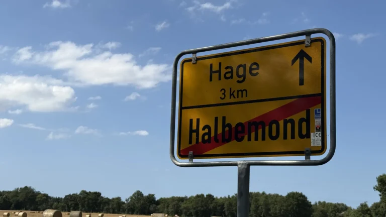 tb hage ortsschild halbemond - TB Finanz & Immobilien GmbH