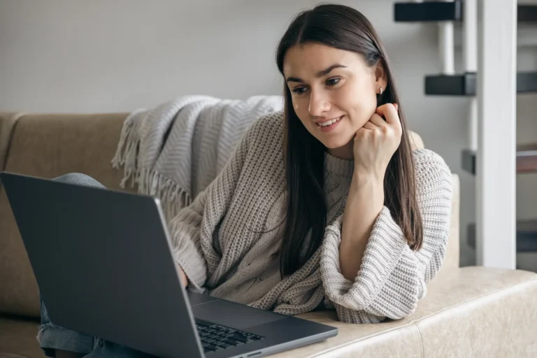 tb hero bewertung anfordern laptop gespiegelt - TB Finanz & Immobilien GmbH